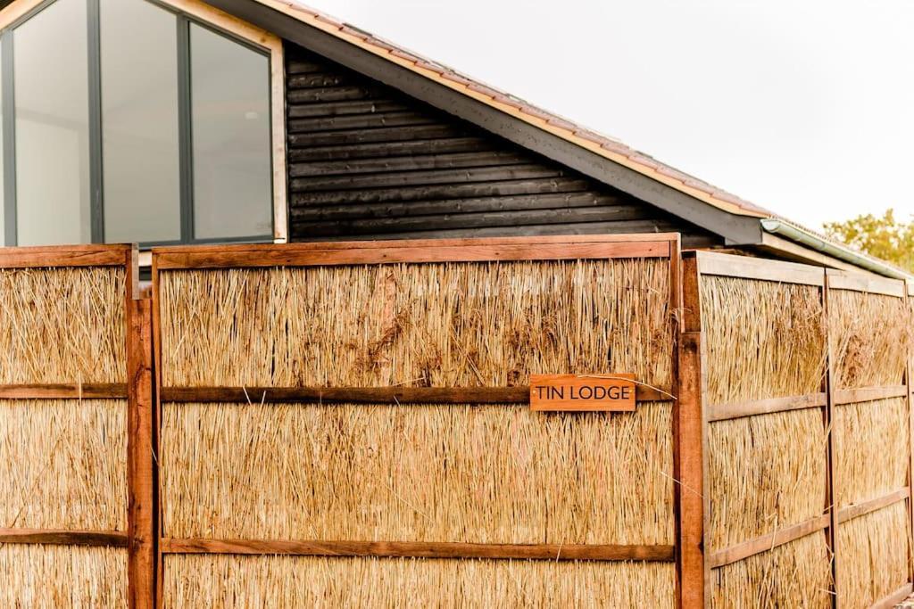Beautiful Barn Conversion Close To The Broads Dilham エクステリア 写真