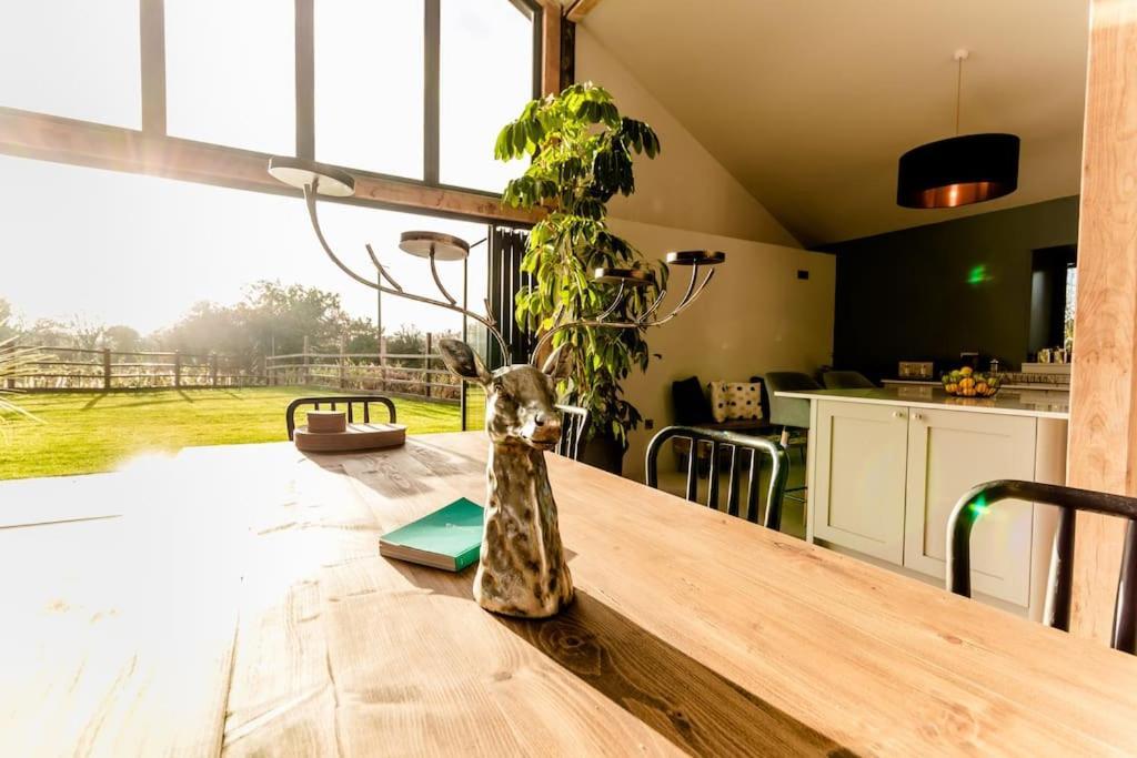 Beautiful Barn Conversion Close To The Broads Dilham エクステリア 写真