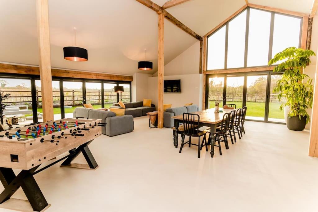 Beautiful Barn Conversion Close To The Broads Dilham エクステリア 写真