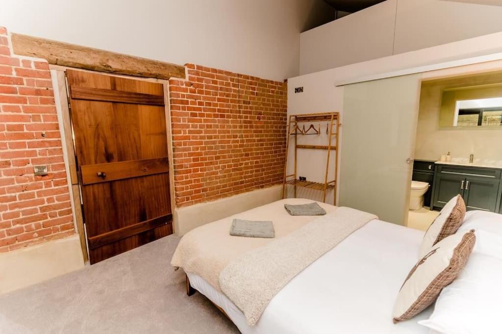 Beautiful Barn Conversion Close To The Broads Dilham エクステリア 写真
