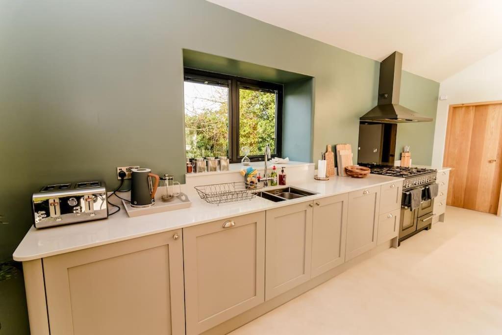 Beautiful Barn Conversion Close To The Broads Dilham エクステリア 写真