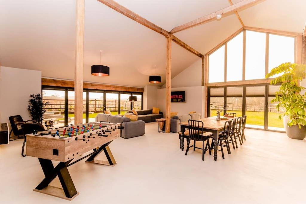 Beautiful Barn Conversion Close To The Broads Dilham エクステリア 写真