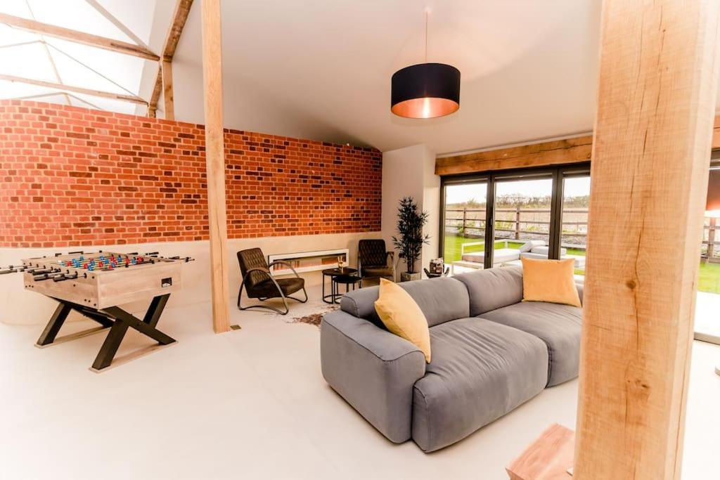 Beautiful Barn Conversion Close To The Broads Dilham エクステリア 写真